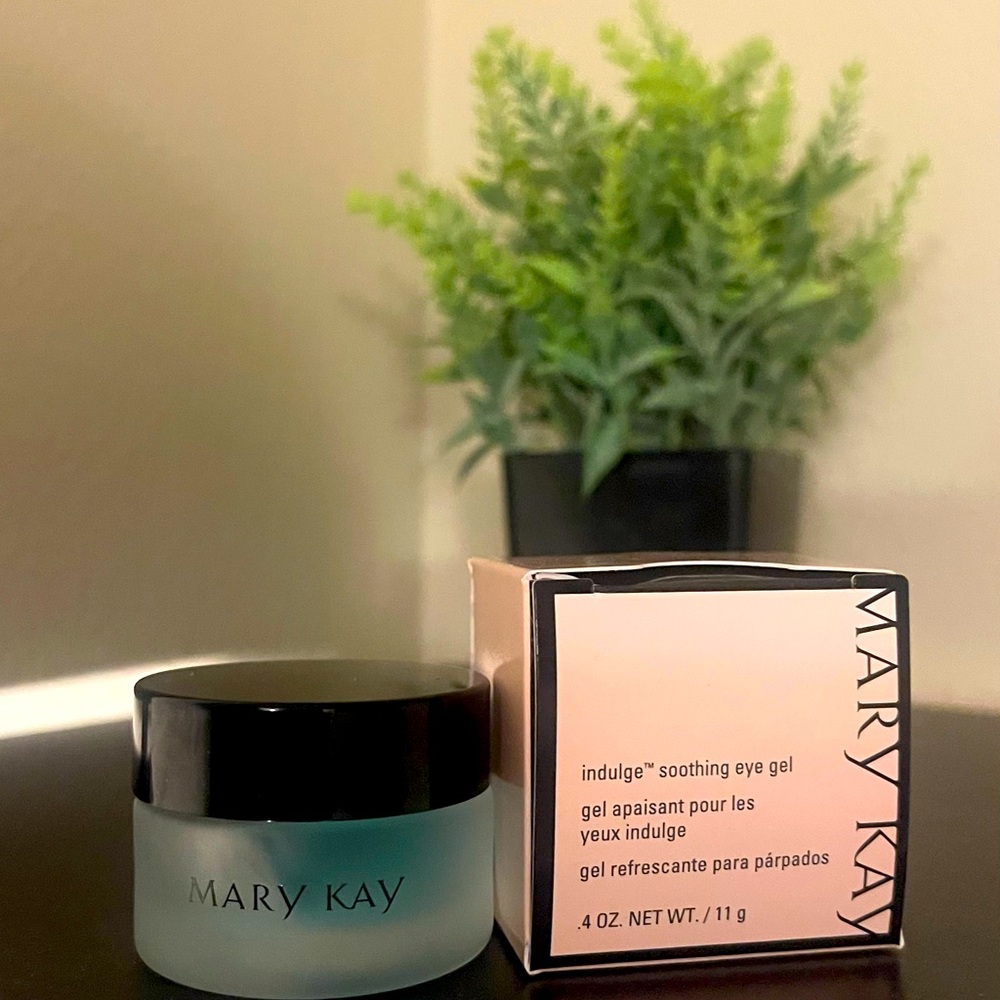 Indulge Soothing Eye Gel